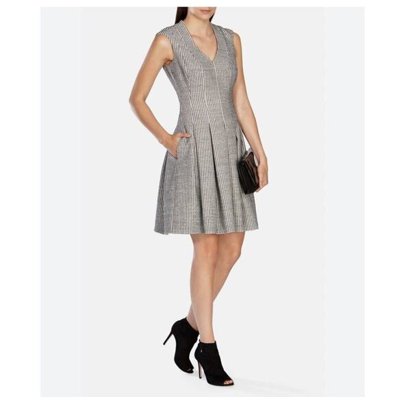 NWT Karen Millen Tailored Tweed Dress US Size 10 Black White Full Skirt V-Neck - Picture 9 of 9